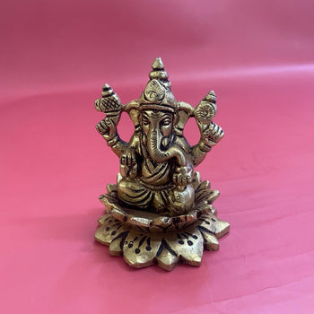 Antique Vinayagar on Lotus Idol | Brass Ganesh on Lotus