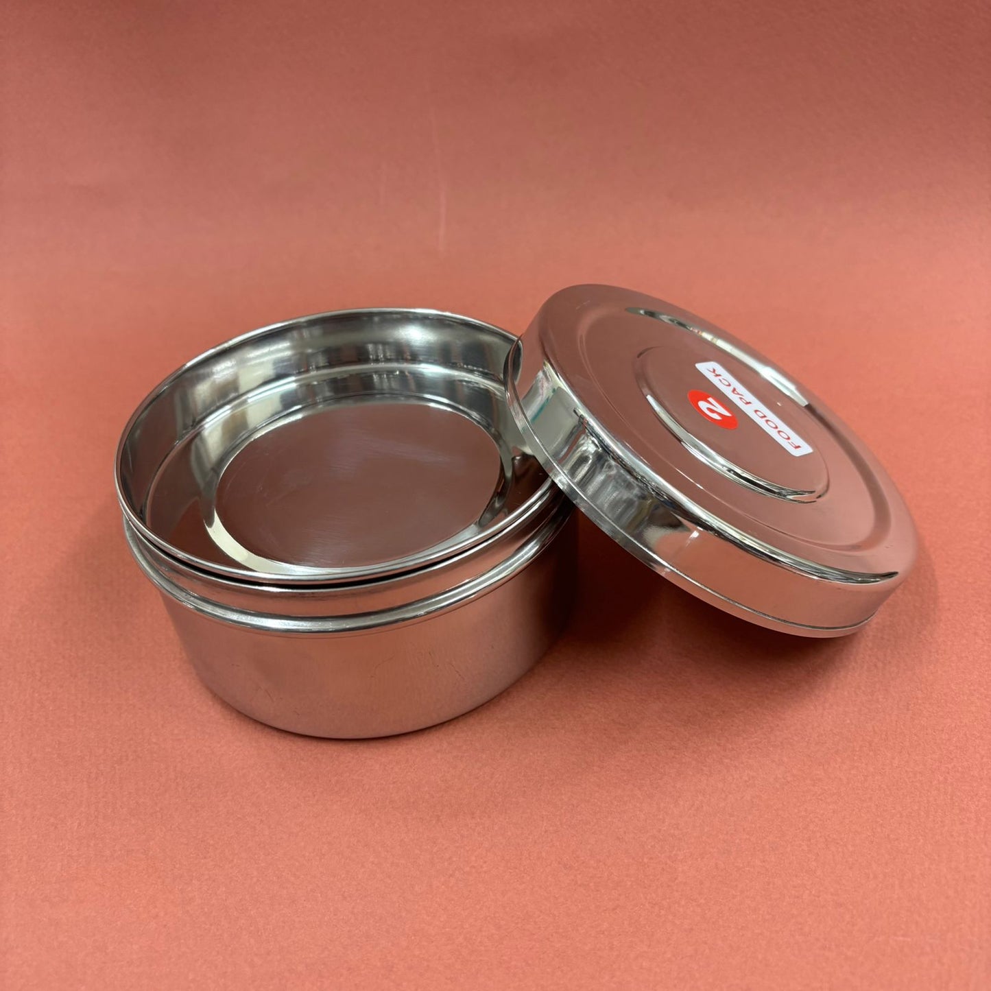 Durable stainless steel lunchbox designed for carrying fresh and healthy meals