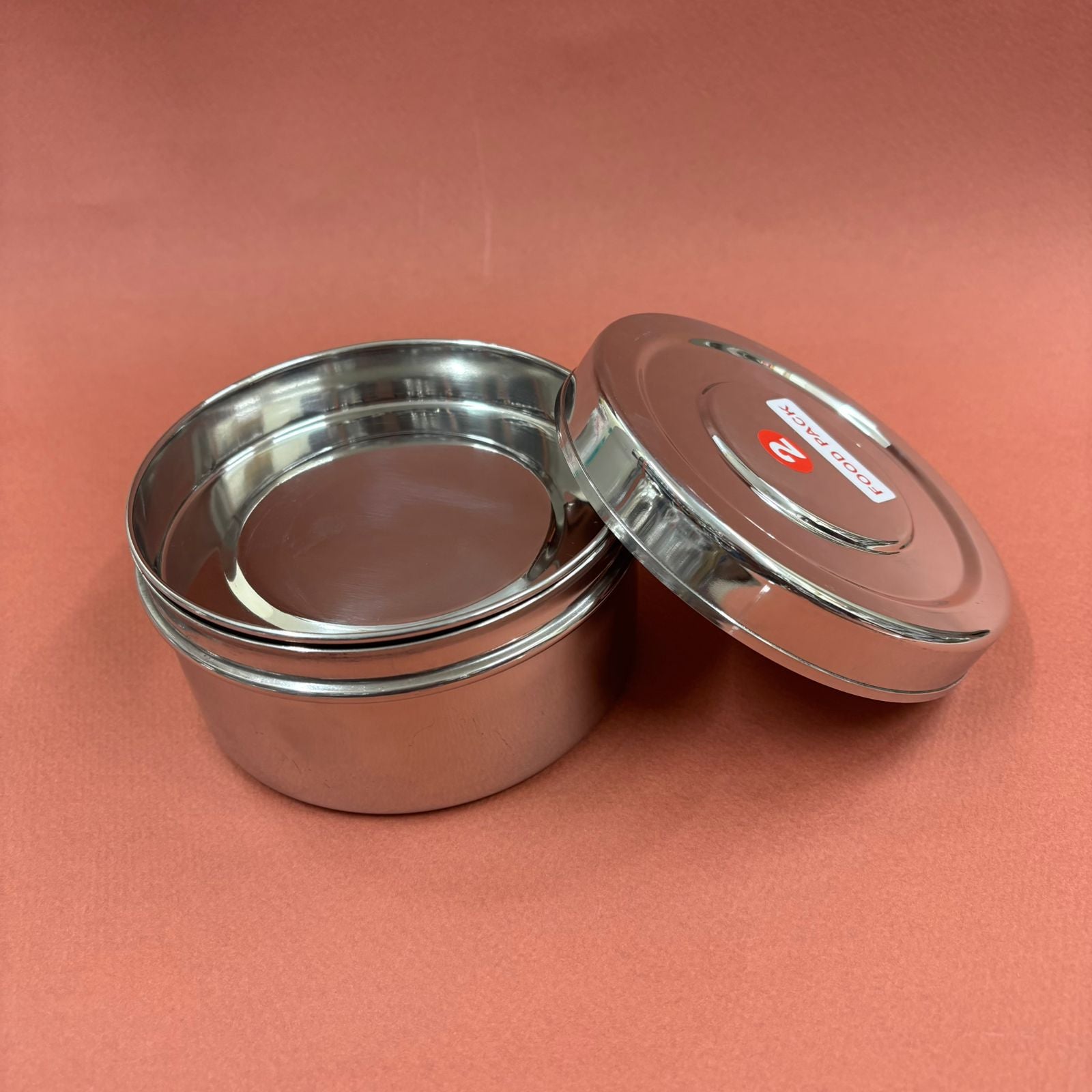 Durable stainless steel lunchbox designed for carrying fresh and healthy meals