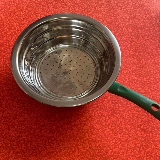 Vegetable Strainer in Stainless Steel with Plastic Handle – Type Two